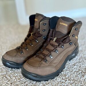 Like New Lowa Renegade GTX